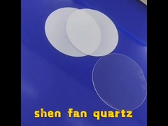 Σαφές λιωμένο βήμα πιάτο χαλαζία που γυαλίζει το διαφανές παράθυρο καμία αεροφυσαλίδα